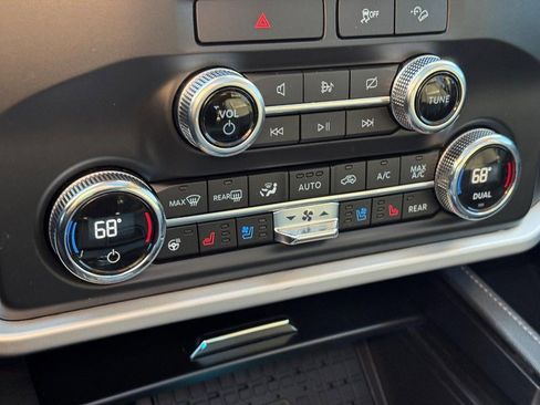 Used 2022 Ford Expedition Max XLT image 26