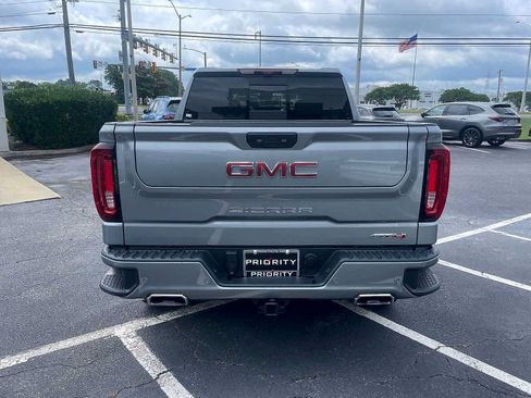 Used 2024 GMC Sierra 1500 AT4 w/ Technology Package AWD/4WD image 4
