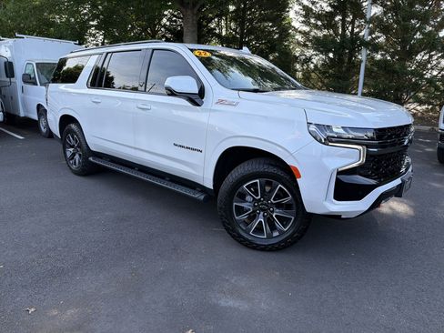 Used 2022 Chevrolet Suburban Z71 w/ Luxury Package AWD/4WD image 2