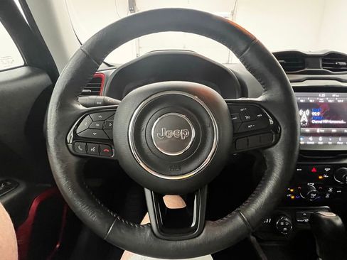 Used 2022 Jeep Renegade Trailhawk AWD/4WD image 21