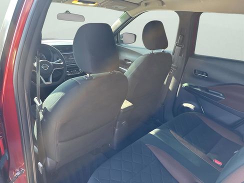 Used 2019 Nissan Kicks SR w/ Exterior Package image 18