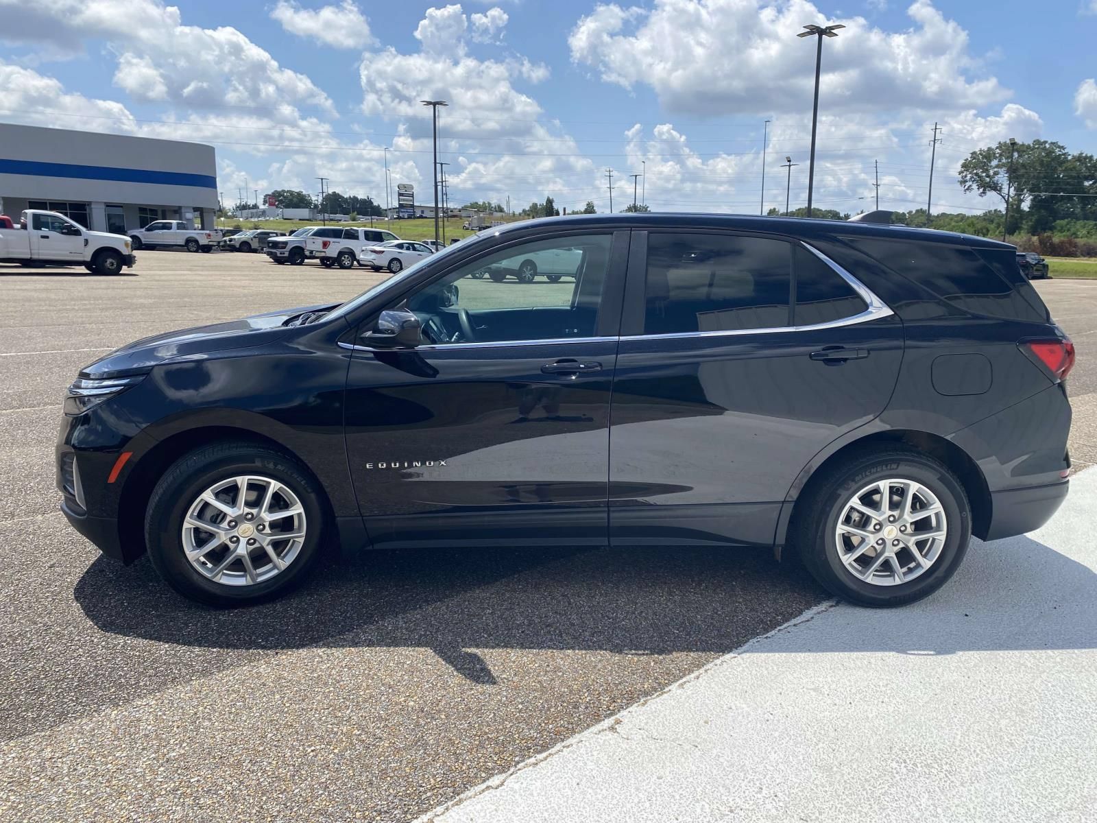 Used 2024 Chevrolet Equinox LT FWD image 4