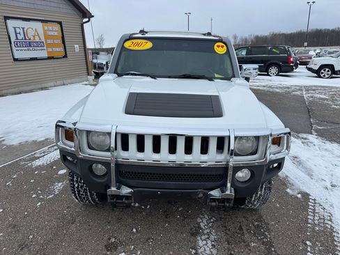Used 2007 HUMMER H3 Adventure image 2