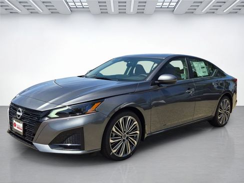 New 2026 Nissan Altima 2.5 SV w/ SV Premium Package FWD image 8