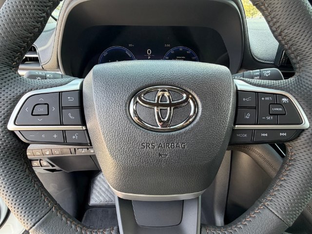 New 2026 Toyota Sienna Platinum AWD/4WD image 12