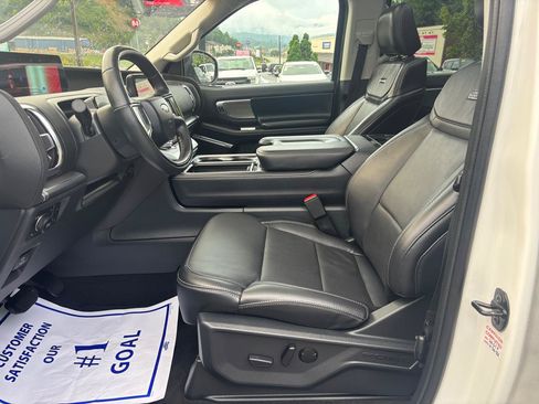 Used 2025 Ford Expedition Max Platinum w/ Driver's Package AWD/4WD image 10