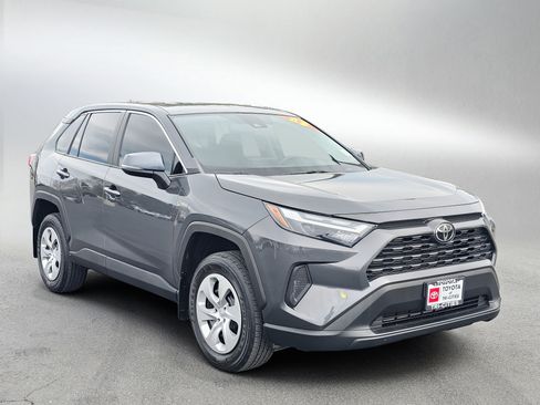 Used 2023 Toyota RAV4 LE image 7