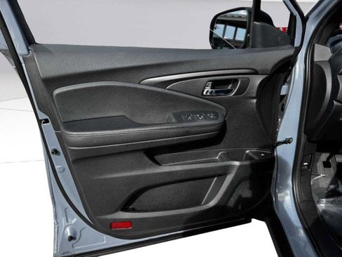 Used 2022 Honda Pilot Sport image 16