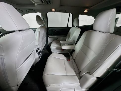 Certified 2017 Honda Pilot Elite image 24