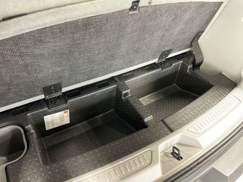 Used 2023 GMC Acadia SLT image 26