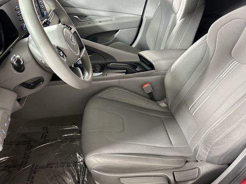 Used 2023 Hyundai Elantra SEL FWD image 20