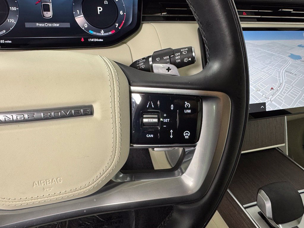 Used 2025 Land Rover Range Rover SE AWD/4WD image 17