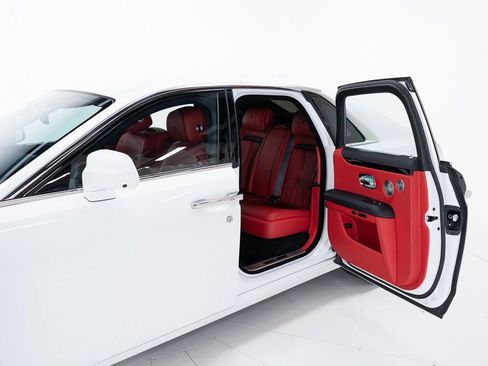 Certified 2022 Rolls-Royce Ghost w/ Ghost Package image 20