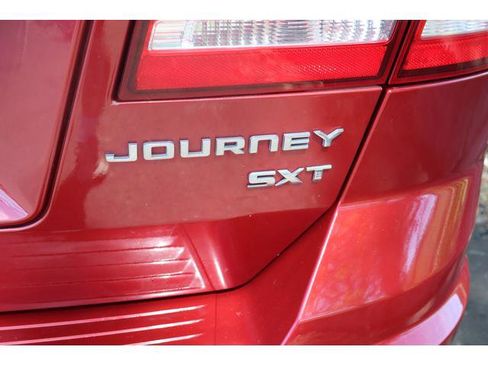 Used 2010 Dodge Journey SXT w/ Flexible Seating Group FWD image 6