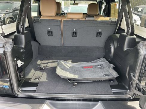 Used 2023 Jeep Wrangler Unlimited Rubicon 4xe w/ Steel Bumper Group image 47