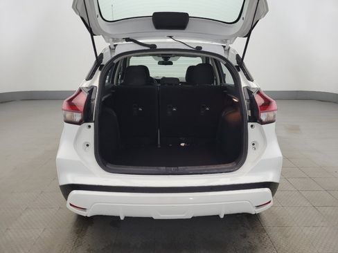 Used 2021 Nissan Kicks S image 29