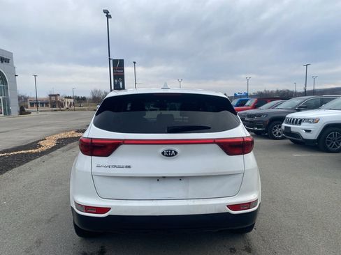 Used 2019 Kia Sportage LX image 3