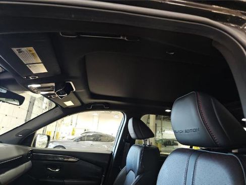 Used 2025 Honda Pilot Black Edition image 11