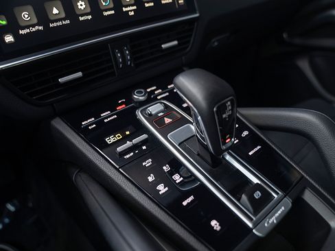 Used 2022 Porsche Cayenne Platinum Edition AWD/4WD image 14