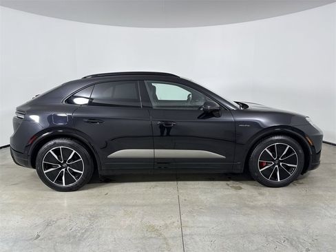 Certified 2025 Porsche Macan Turbo Electric image 8