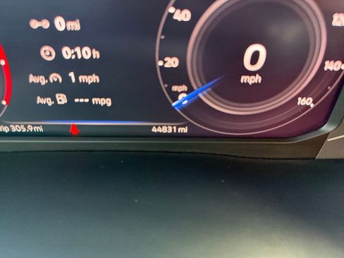 Certified 2023 Volkswagen Atlas Cross Sport SE w/ Panoramic Sunroof Package image 19