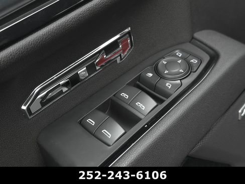 Used 2025 GMC Sierra 1500 AT4 w/ AT4 Premium Package AWD/4WD image 25