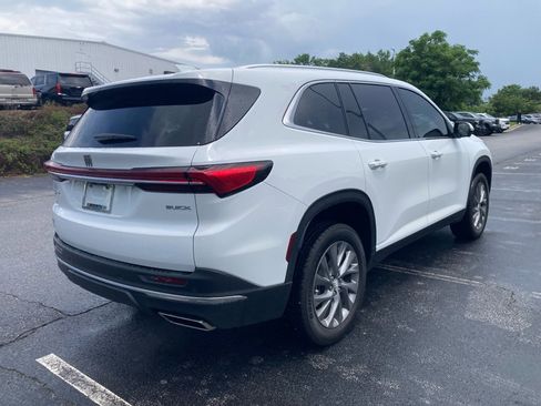 Used 2025 Buick Enclave Preferred AWD/4WD image 5