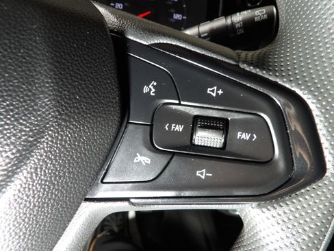 Used 2025 Chevrolet Trax LS w/ Driver Confidence Package FWD image 22