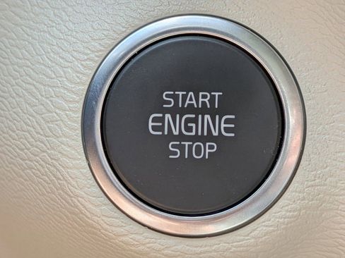 New 2026 Volvo XC40 B5 Plus w/ Climate Package image 28