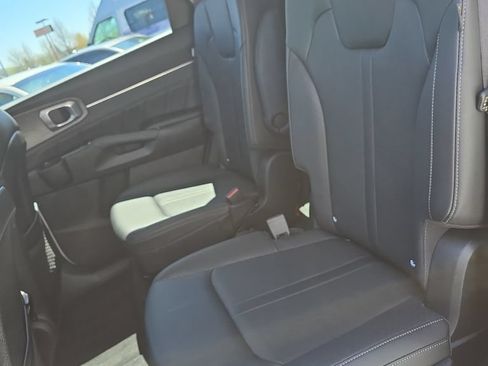 Certified 2025 Kia Sorento SX AWD/4WD image 15