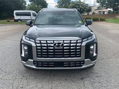 Used 2025 Hyundai Palisade Calligraphy FWD image 2