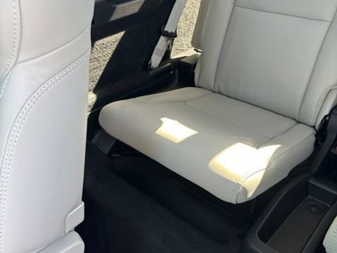 Used 2024 Volvo XC90 T8 Ultimate w/ Lounge Package AWD/4WD image 28