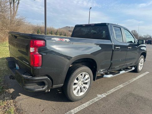 Used 2022 Chevrolet Silverado 1500 Custom AWD/4WD image 10