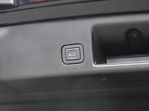 Used 2024 Chevrolet Equinox EV RS FWD image 49