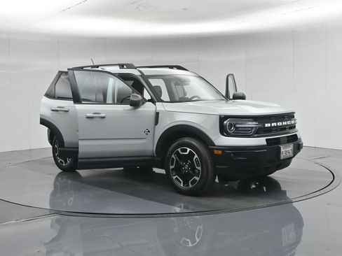 Certified 2023 Ford Bronco Sport Outer Banks w/ Tech Package AWD/4WD image 38