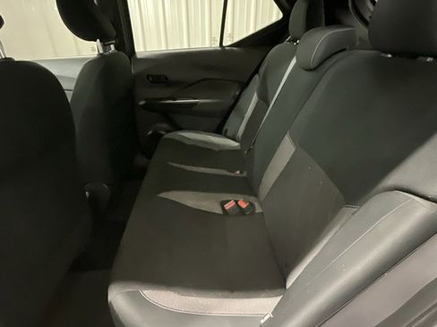 Used 2020 Nissan Kicks S image 11