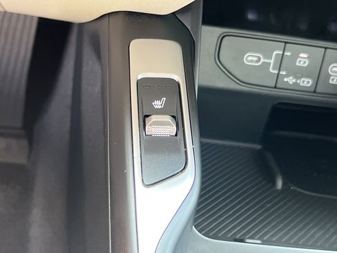 Used 2025 Kia Sorento EX w/ Panoramic Sunroof Package AWD/4WD image 34