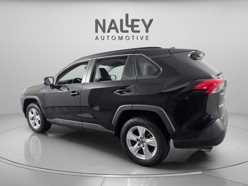 Used 2021 Toyota RAV4 XLE image 3