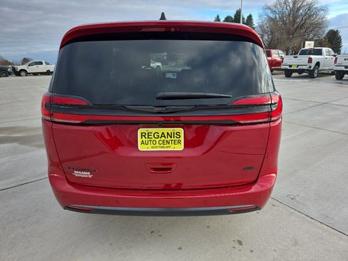 New 2026 Chrysler Pacifica Select image 6