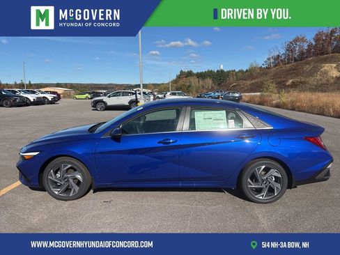 New 2025 Hyundai Elantra Limited FWD image 2