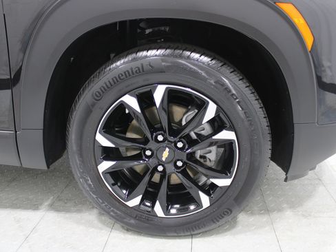 Used 2023 Chevrolet TrailBlazer LT FWD image 5