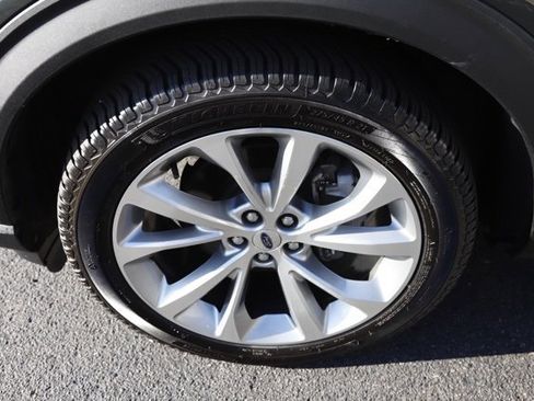 Used 2021 Ford Explorer Platinum w/ Equipment Group 601A image 13