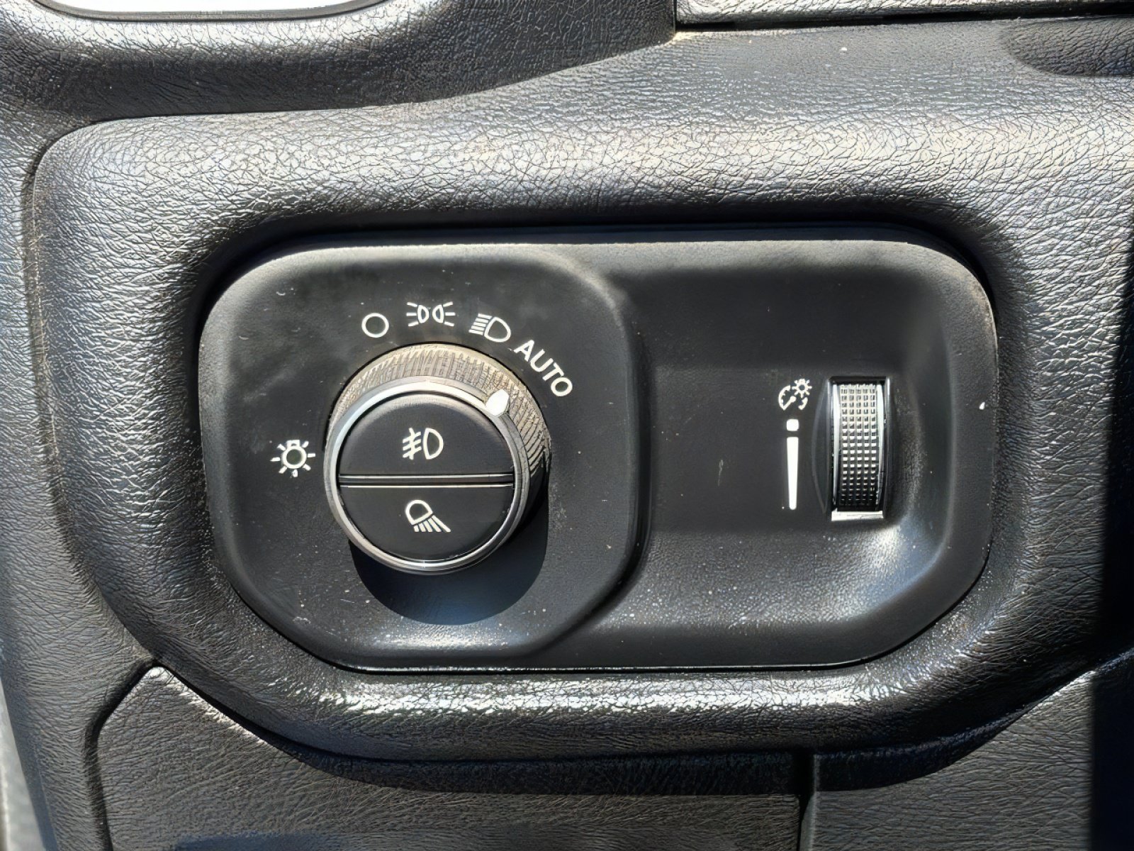 Used 2021 RAM 1500 Big Horn RWD image 25