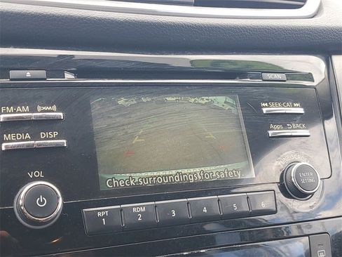 Used 2015 Nissan Rogue SV image 23