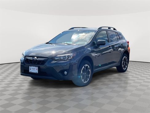 Used 2023 Subaru Crosstrek 2.0i Premium image 3