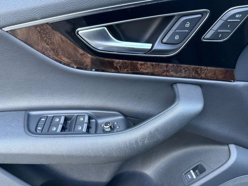 Used 2018 Audi Q7 3.0T Prestige image 12