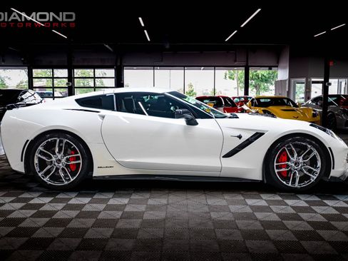 Used 2019 Chevrolet Corvette Stingray Coupe RWD image 25