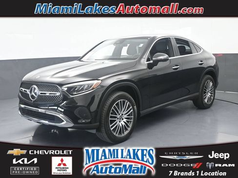 Used 2025 Mercedes-Benz GLC 300 4MATIC image 1
