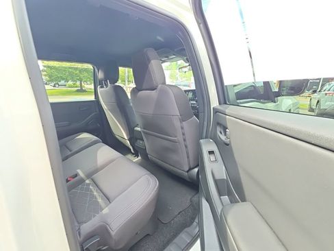 Used 2026 Nissan Frontier SV w/ Tow Package AWD/4WD image 13