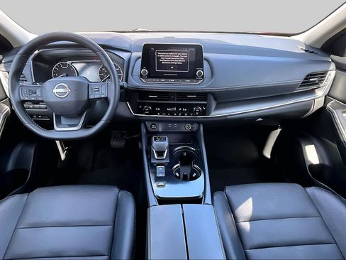Used 2025 Nissan Rogue SV w/ SV Premium Package FWD image 14